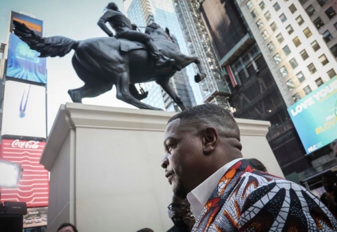 In Yo’ Face Like a Can of Mace: Kehinde Wiley Unveils Black 	Male Monument in Times Square