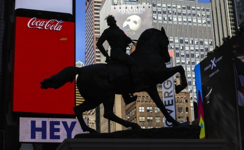 Artist Kehinde Wiley unveils bold sculpture in Times Square